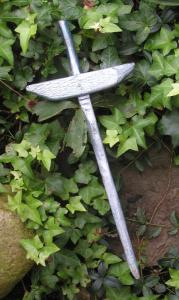 <img0*300:stuff/1st%20knife%201.jpg>