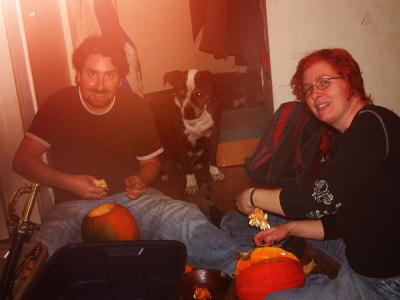 <img0*300:stuff/Bill%20%26%20me%20carving1%20S09.jpg>