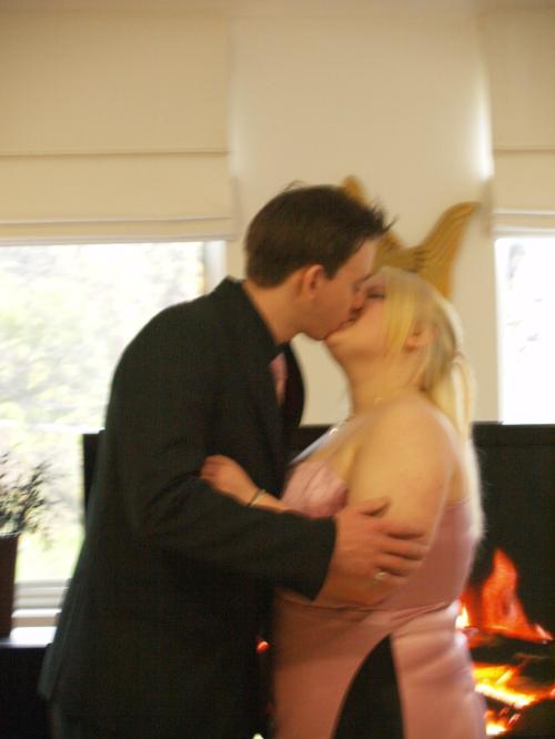 Binding_Kiss