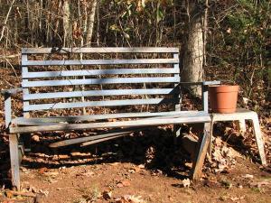 <img300*0:stuff/Broken_Bench_From_Years_of_Play.jpg>