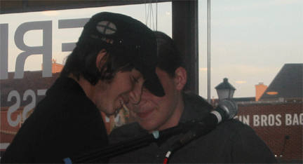 <img:stuff/C%3ADocuments%20and%20SettingsCARLMy%20Documentskatphoto%20shopHOH!-GAY-JOE!.gif>