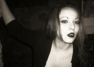 <img300*0:stuff/C%3AMy%20DocumentsMy%20PicturesKodak%20Pictures2007-03-06kriscia%20vampire%20editted.jpg>