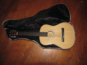 <img300*0:stuff/Childrens_Acoustic_Guitar.jpg>