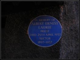 <img0*200:stuff/Close%20memorial.jpg>