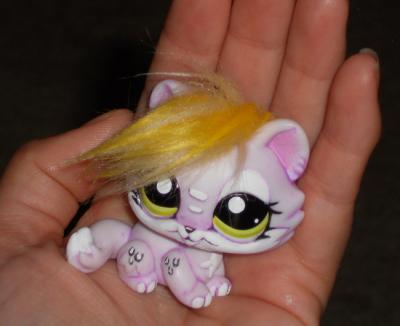 <img400*0:http://elftown.heddate.com/stuff/Custom_Littlest_Petshop.jpg>