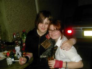 <img300*0:stuff/Demi_and_steph_2_d_s.jpg>