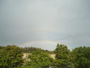 <img300*0:stuff/Double_rainbow.jpg>