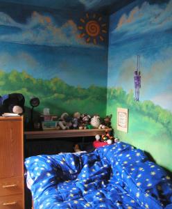<img0*300:stuff/E%27s%20bed%20w%20poem%201a.jpg>