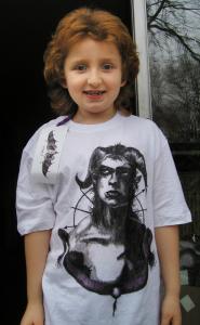 <img0*300:stuff/Eirikr%20in%20Shifty%20shirt%201.jpg>