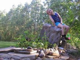 <img0*200:stuff/Eirikr%27s%20garden%202.jpg>