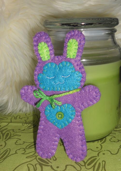 <img0*704:stuff/Felty_bunny.jpg>