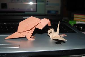 <img300*200:stuff/Finished__dinosaur_and_crane_together..jpg>