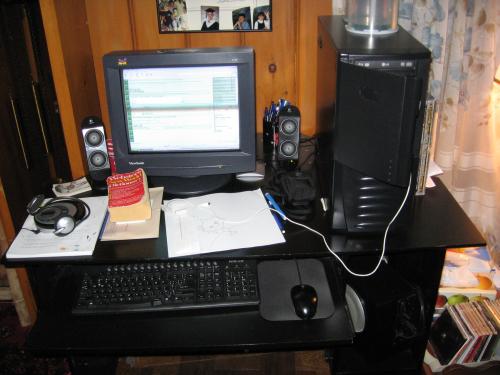 <img500*0:stuff/Fred%27sDesk.jpg>