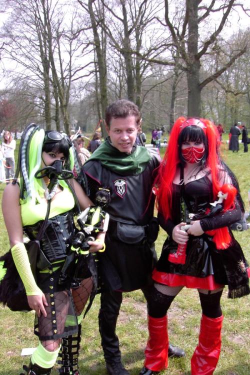 <img500*0:stuff/Goth-Chicks.jpg>