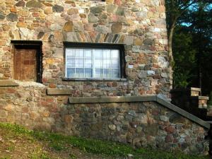 <img300*0:stuff/Green_Lake_Building.jpg>