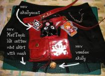 <img0*150:stuff/HT%20skirt%20%26purse.jpg>