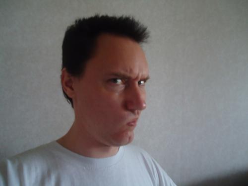 <img500*375:stuff/HairAutumn2012Grin.jpg>