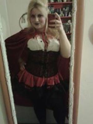 <img300*0:stuff/Halloweenredridinghood.jpg>
