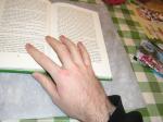 <img150*0:stuff/Hand_holding_book_open._.jpg>