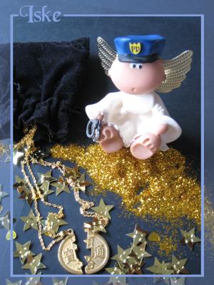 <img300*0:http://elftown.heddate.com/stuff/IskeGoldKura.jpg>