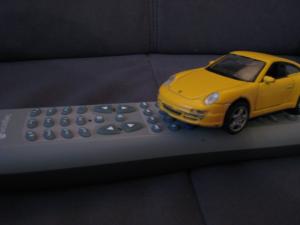 <img300*0:http://elftown.heddate.com/stuff/IskeRemotecar.jpg>