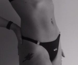 <img300*0:stuff/IskeUndies.jpg>