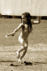 <img200*0:http://elftown.heddate.com/stuff/Jumping_Gracefully.jpg>