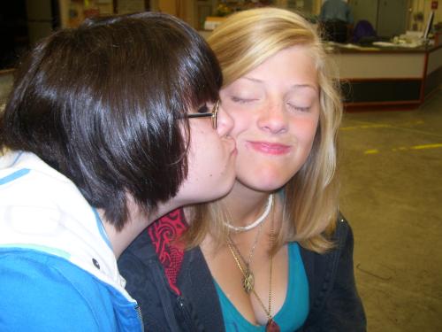 <img500*375:stuff/Lesbian_moment..jpg>