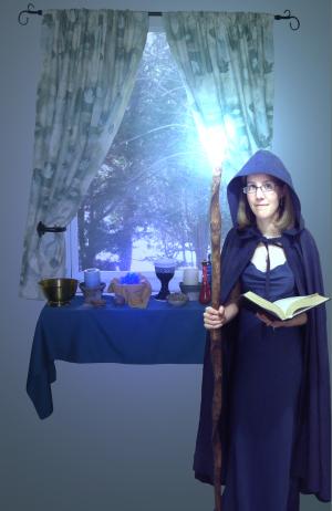 <img300*0:stuff/Mage_in_Blue.jpg>