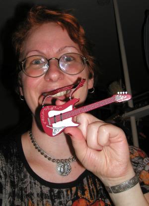 <img300*0:stuff/Me%20%26%20Aodh%27s%20Guitar.jpg>