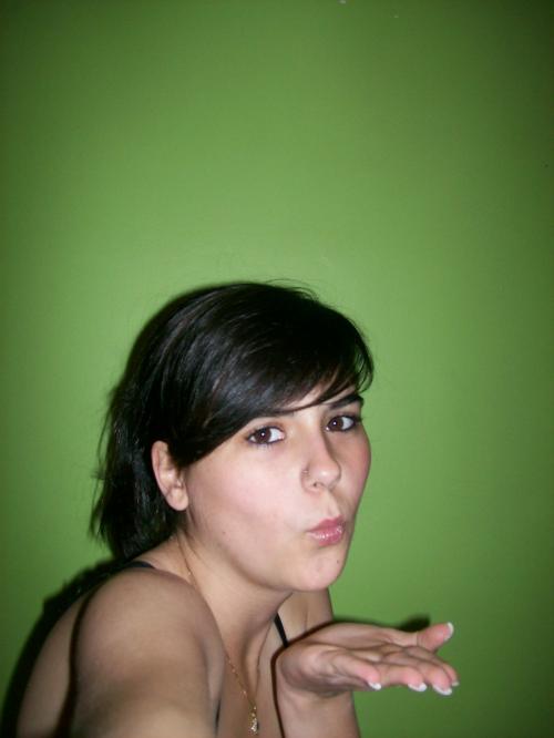 <img500*666:stuff/Me_blowing_a_kiss.jpg>