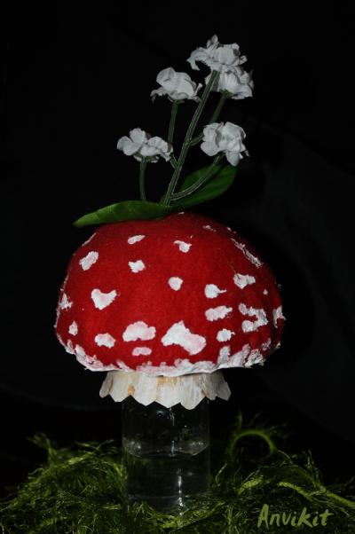 <img400*0:stuff/Mushvase.jpg>