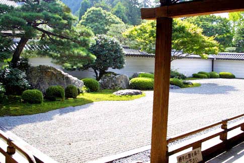 <img:stuff/NanzenCourtyard.jpg>