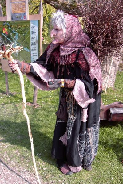 <img400*0:stuff/Old-Witch.jpg>