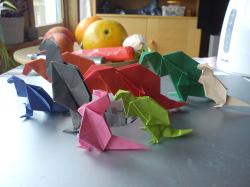 <img250*0:stuff/Origami_dinosaurs.jpg>