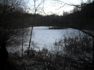 <img300*0:stuff/Passing_by_a_frozen_lake.jpg>