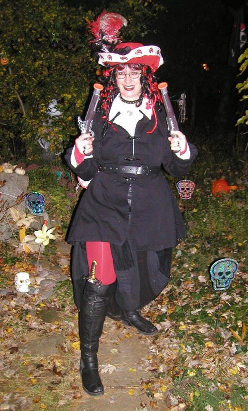 <img500*0:stuff/Pirate%20Wench%20Hawthorne%202%20S09.JPG>