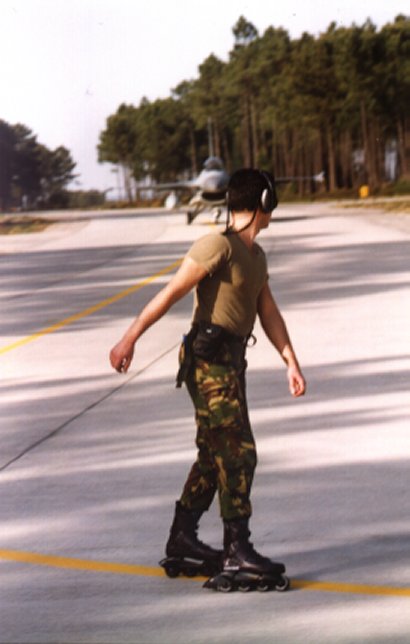 <img:stuff/RollerBlades01.jpg>