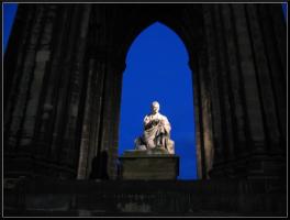 <img0*200:stuff/Scott%20Monument.jpg>