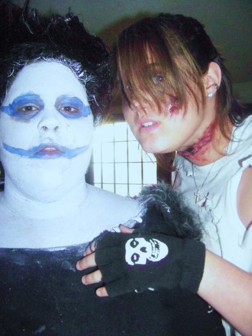 <img500*666:stuff/Skully_and_I.jpg>