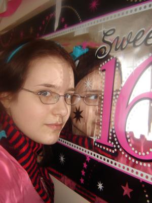 <img300*0:stuff/Sweet_16_am_I..jpg>