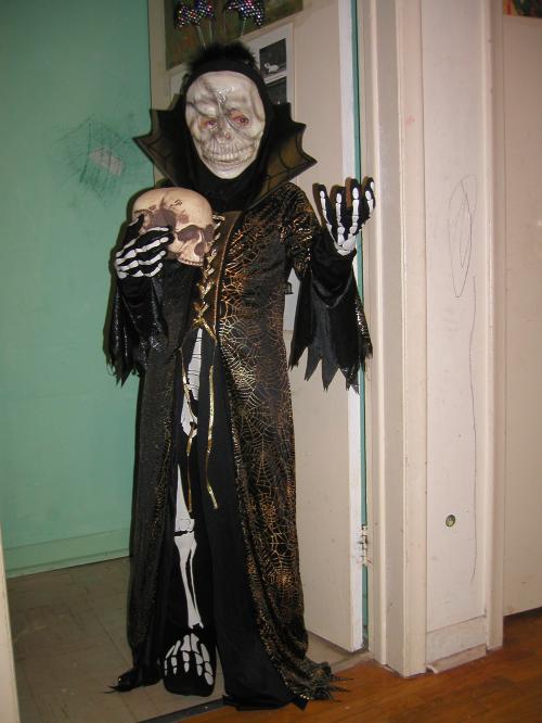 <img500*0:stuff/Undeadmage1.JPG>
