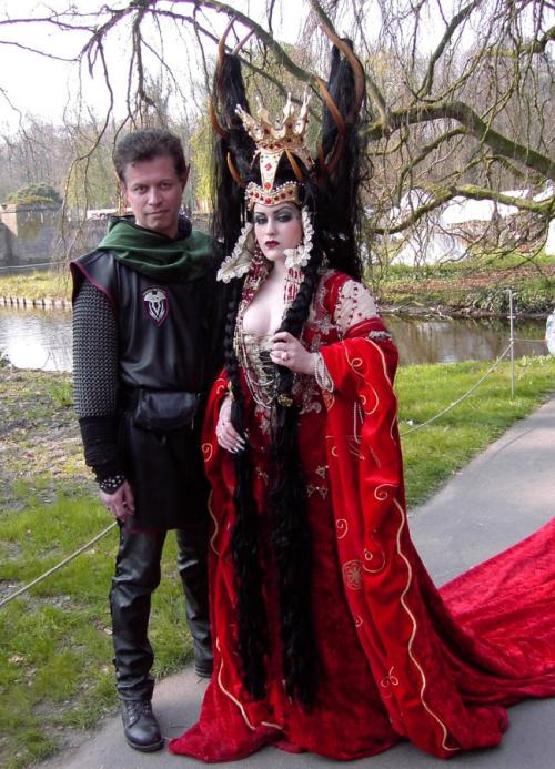 <img500*0:stuff/Urmando-and-Red-Queen.jpg>