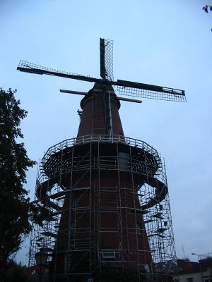 <img300*0:stuff/Utrechtwindmill.jpg>