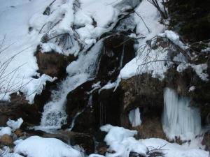 <img300*0:stuff/Waterfall%20and%20Icefall.jpg>