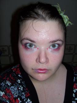 <img250*0:stuff/Wet_Geisha_Face.jpg>