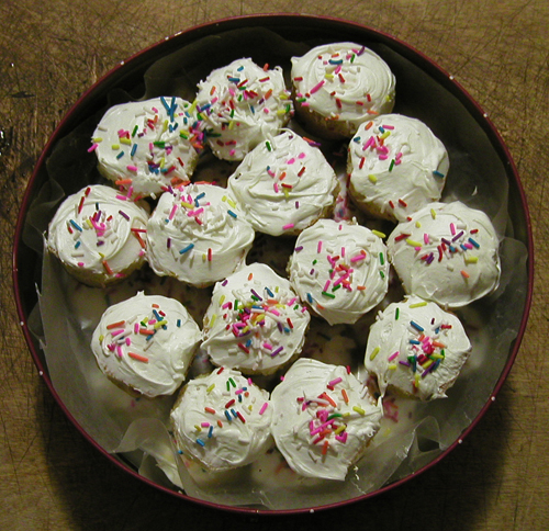 <img:stuff/Yule%20cupcakes09.jpg>