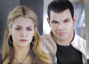 <img300*0:stuff/aj/181716/Rosalie%20and%20Emmett.1.jpg>