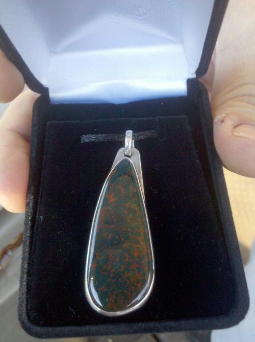 <img500*0:stuff/aj/190365/bloodstone%3f.jpg>