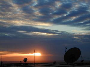 <img300*0:stuff/aj/33485/Iraq%20Sunset1.jpg>